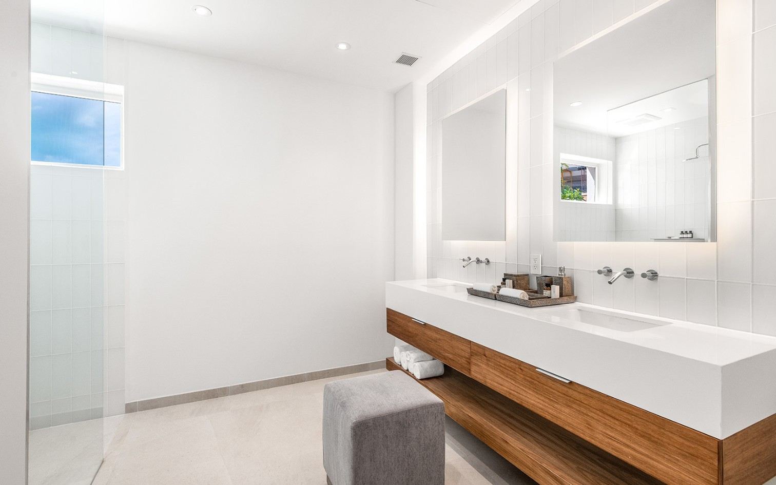 Grace Bay Enclave - 6 BDR PREMIUM OCEAN VIEW VILLA