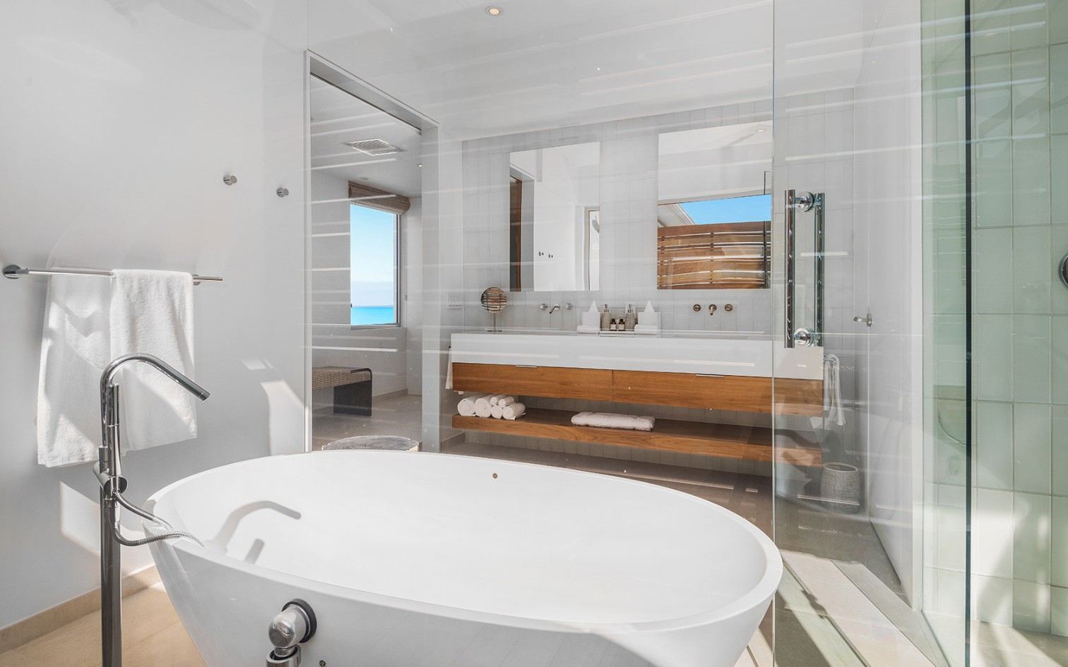 Grace Bay Enclave - 5 BDR BEACHFRONT VILLA