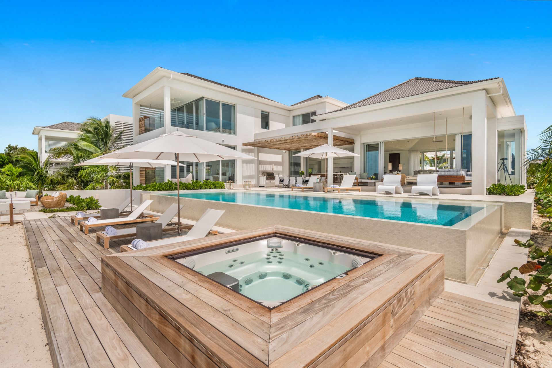 Grace Bay Enclave - 5 BDR BEACHFRONT VILLA