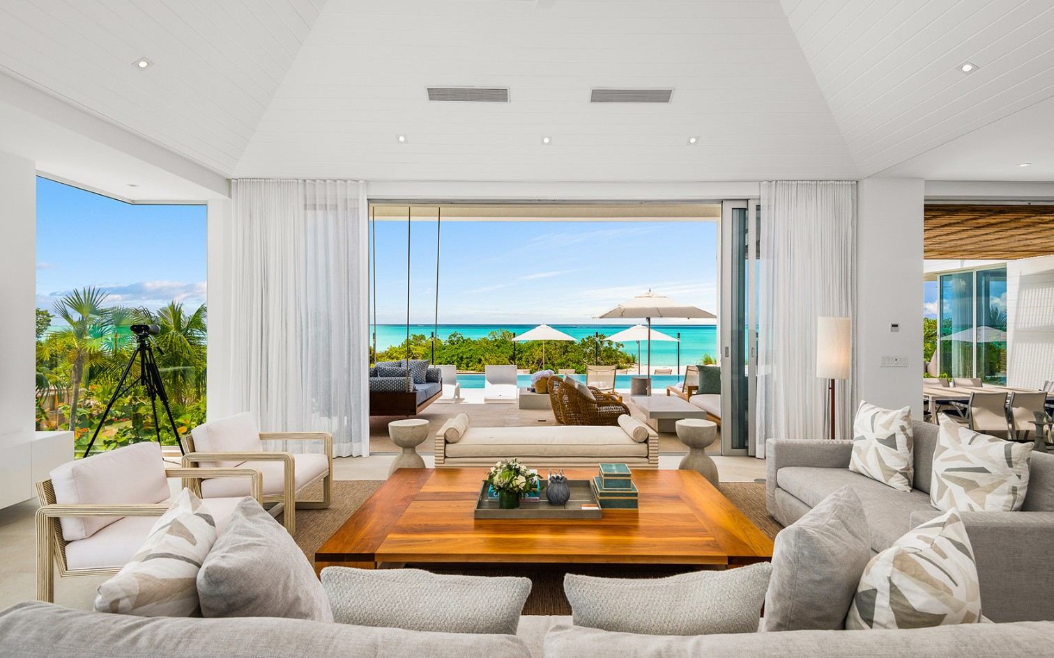 Grace Bay Enclave - 5 BDR BEACHFRONT VILLA