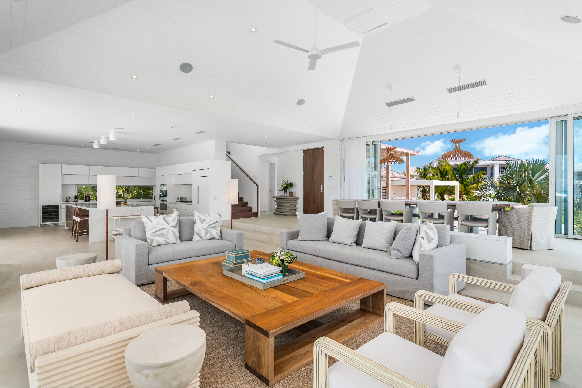 Grace Bay Enclave - 5 BDR BEACHFRONT VILLA