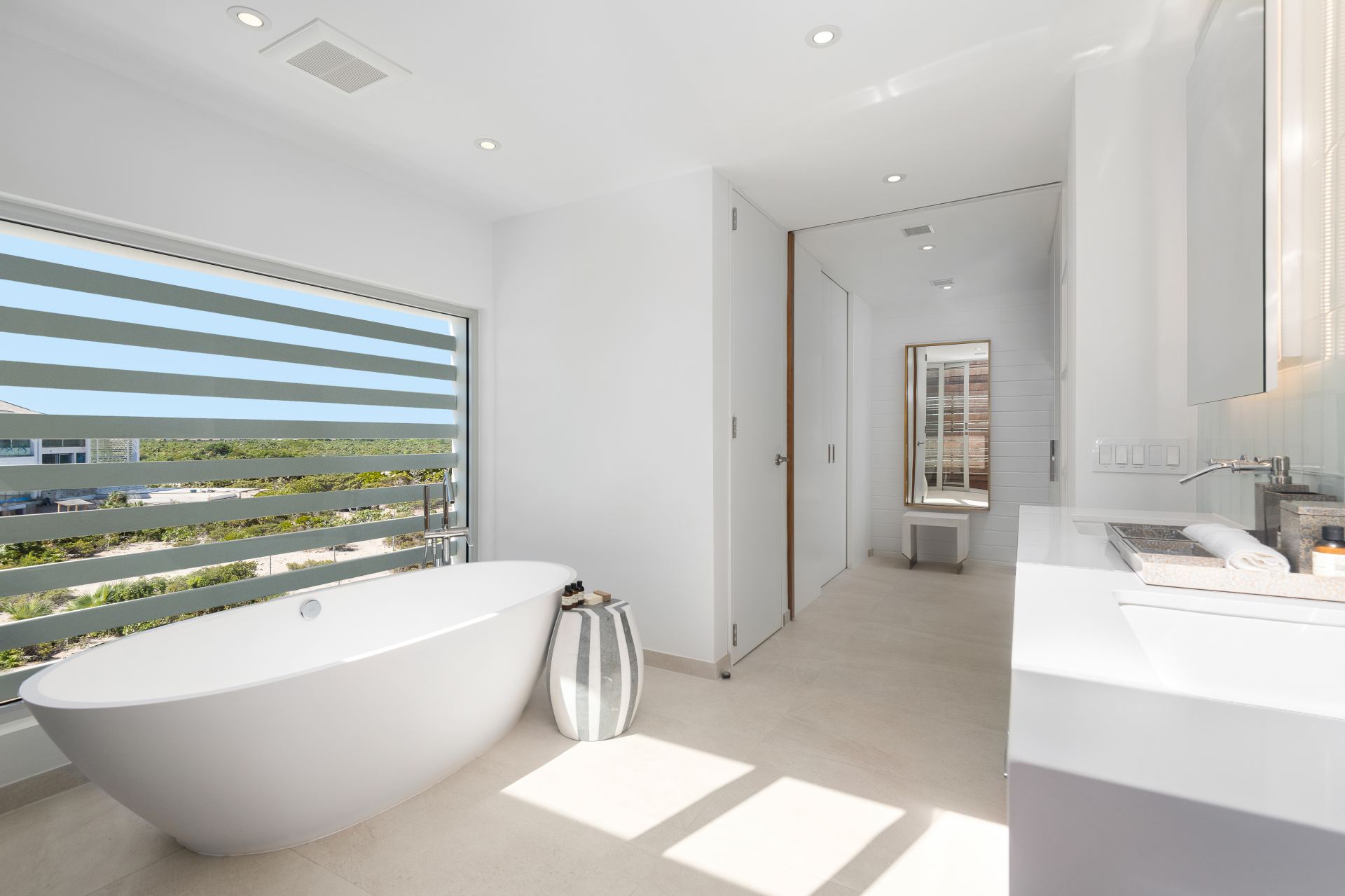 Grace Bay Enclave - 6 BDR PREMIUM OCEAN VIEW VILLA