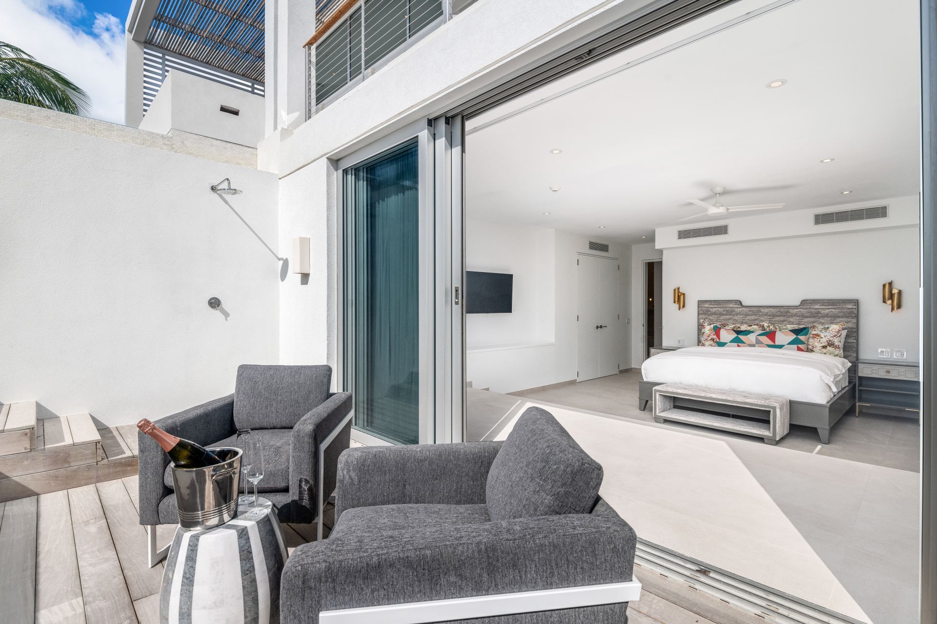 Grace Bay Enclave - 6 BDR PREMIUM OCEAN VIEW VILLA