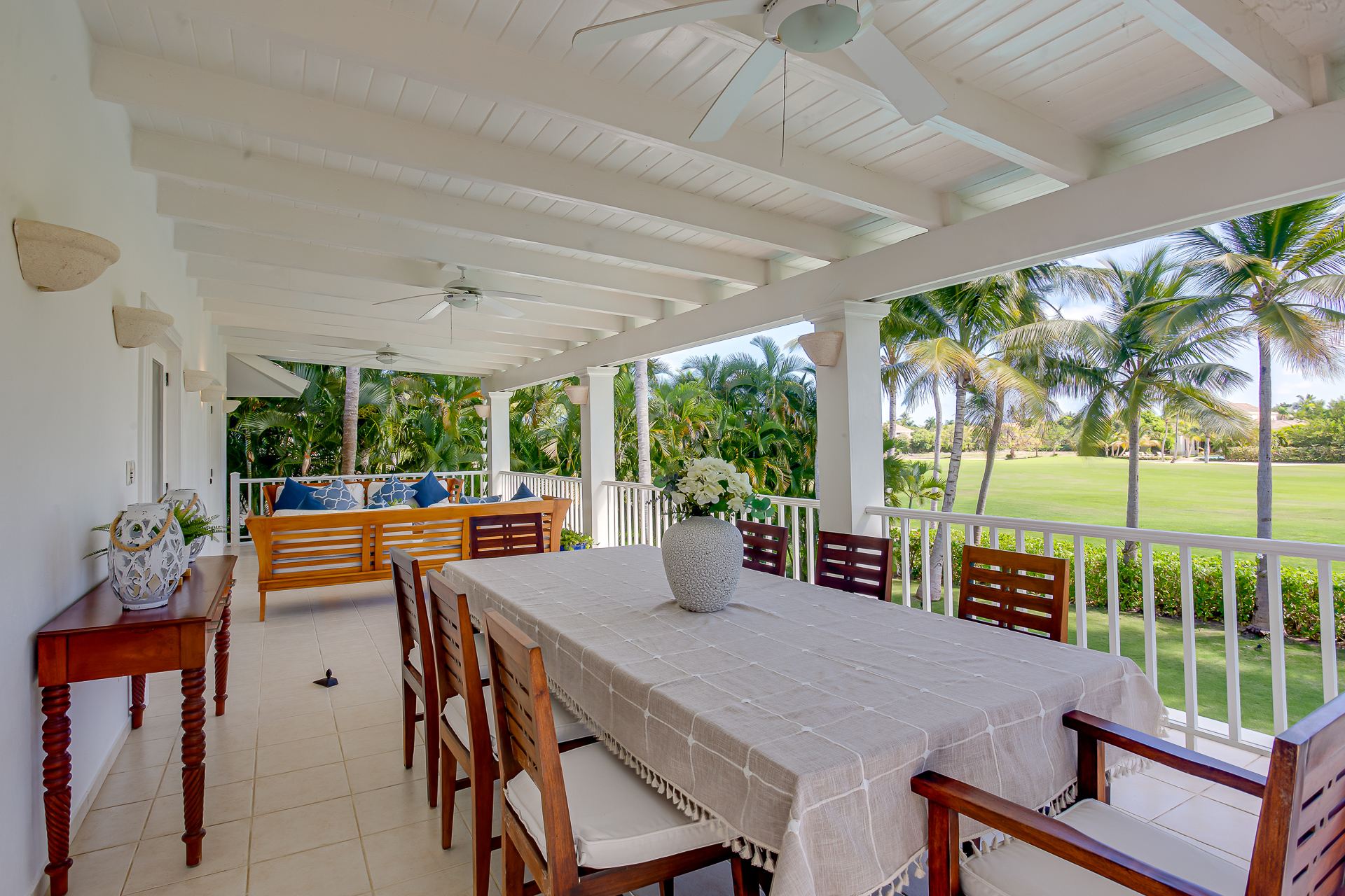 Villa Tortuga Bay B6