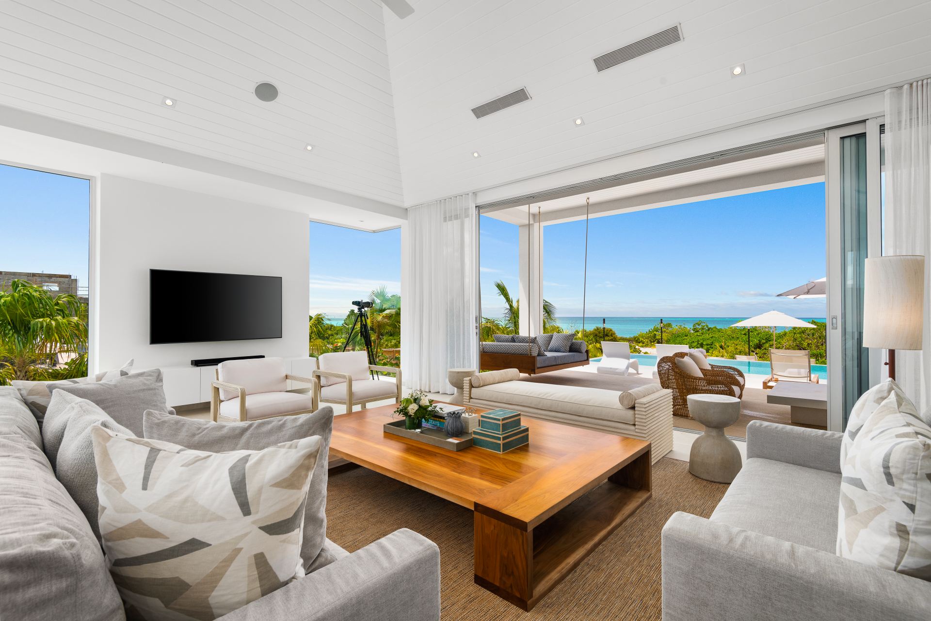 Grace Bay Enclave - 5 BDR BEACHFRONT VILLA