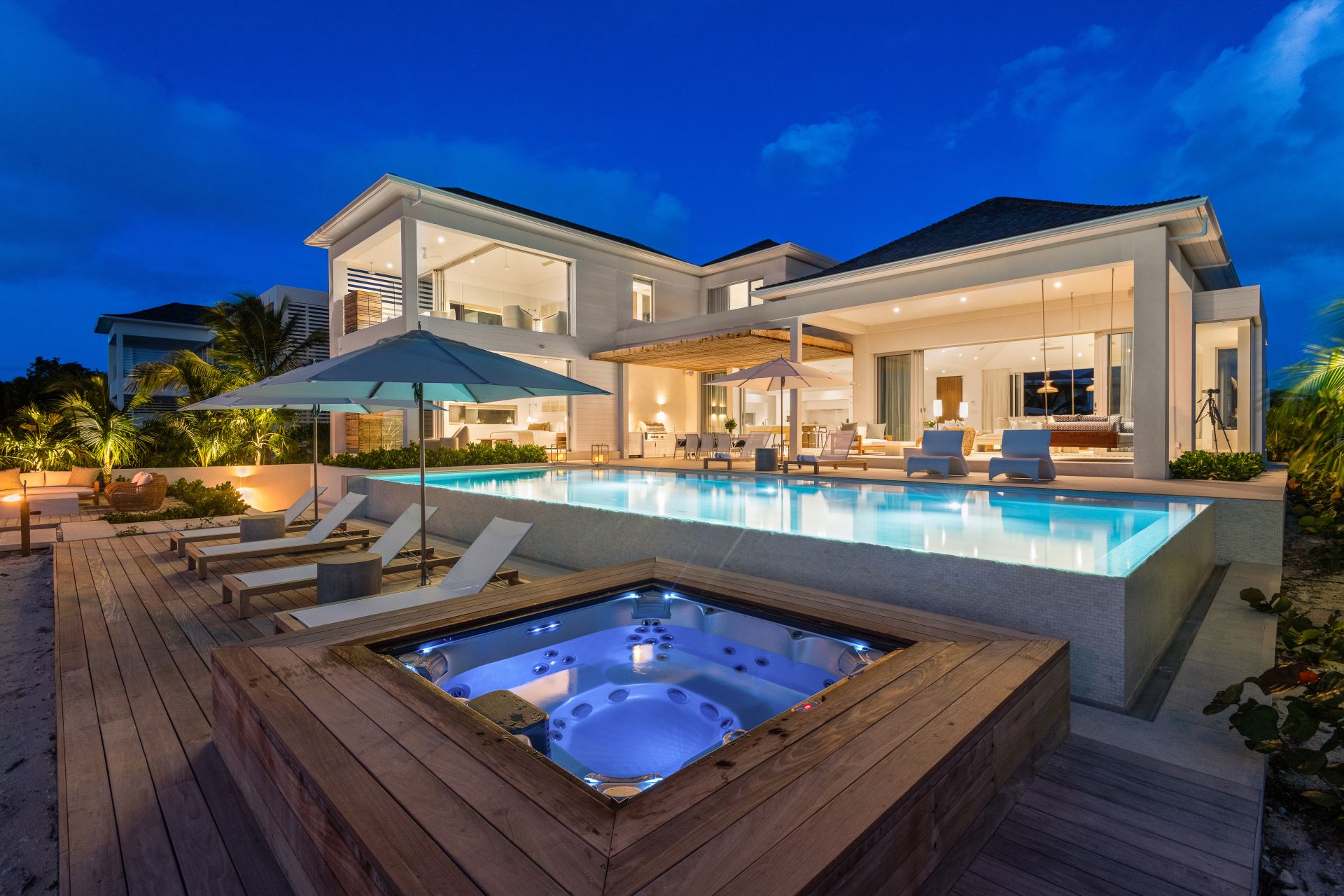 Grace Bay Enclave - 5 BDR BEACHFRONT VILLA