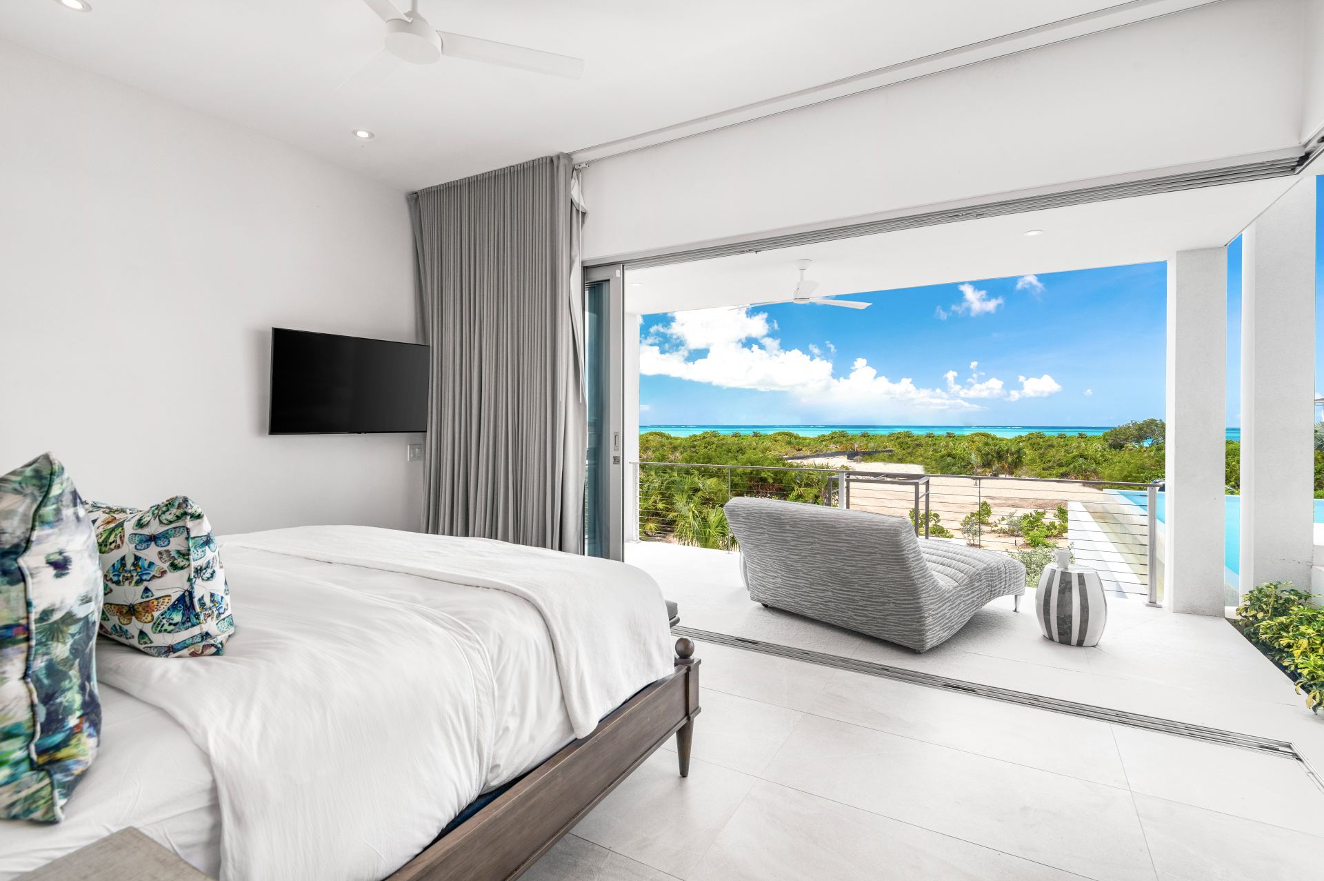 Grace Bay Enclave - 6 BDR PREMIUM OCEAN VIEW VILLA