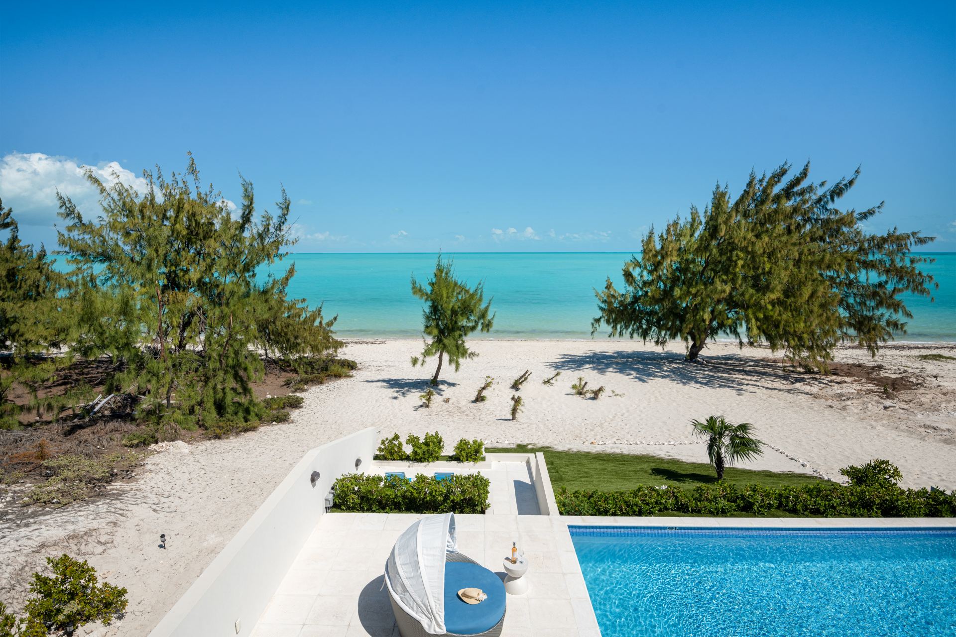 Hura Sea Azure Villa