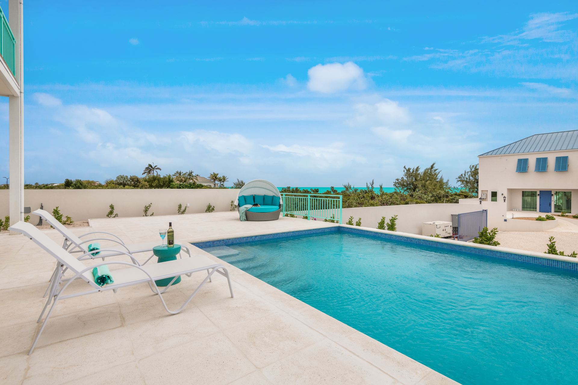 Hura Sea Turquoise Villa