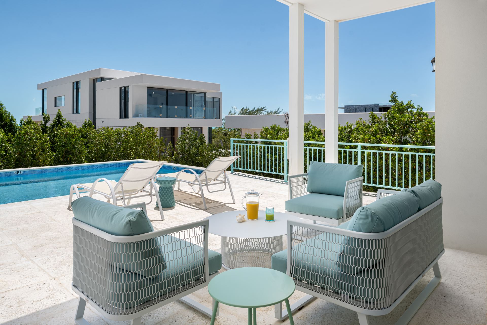 Hura Sea Azure Villa