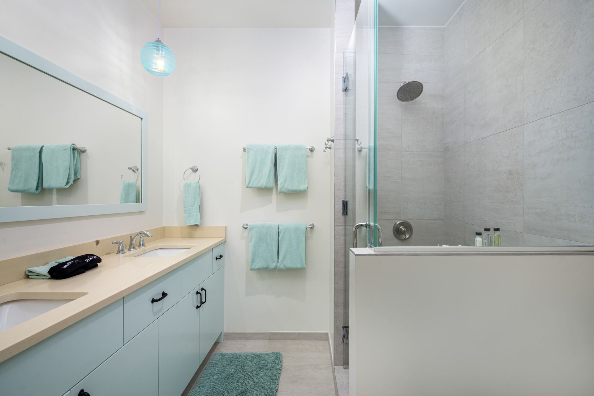 Hura Sea Azure Villa