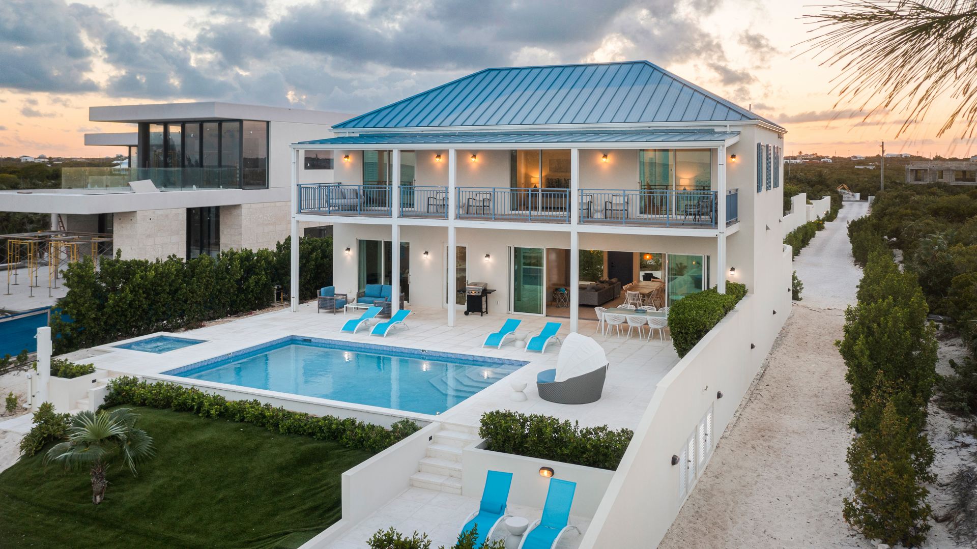 Hura Sea Azure Villa