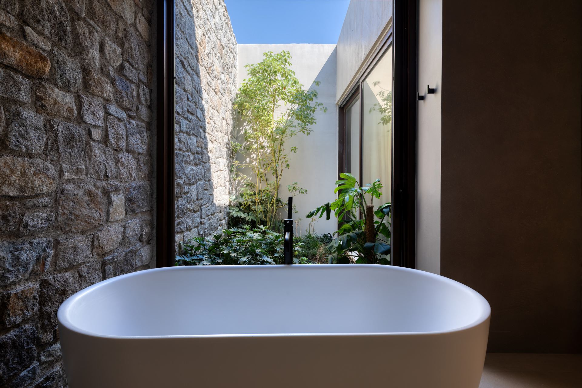 Untold Villa - with Outdoor Fireplace