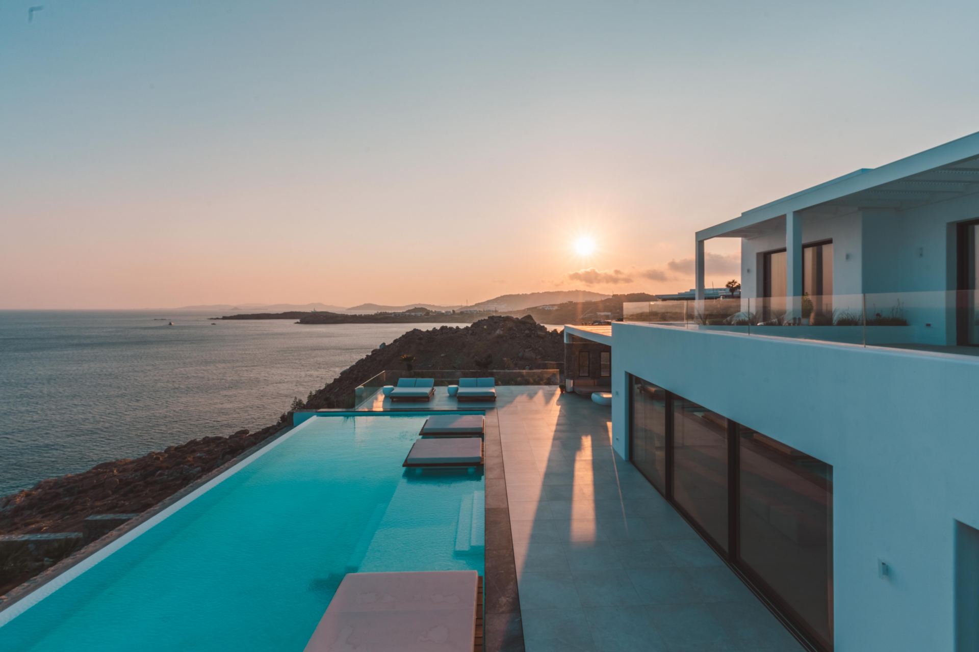 Splendid Waterfront Villas