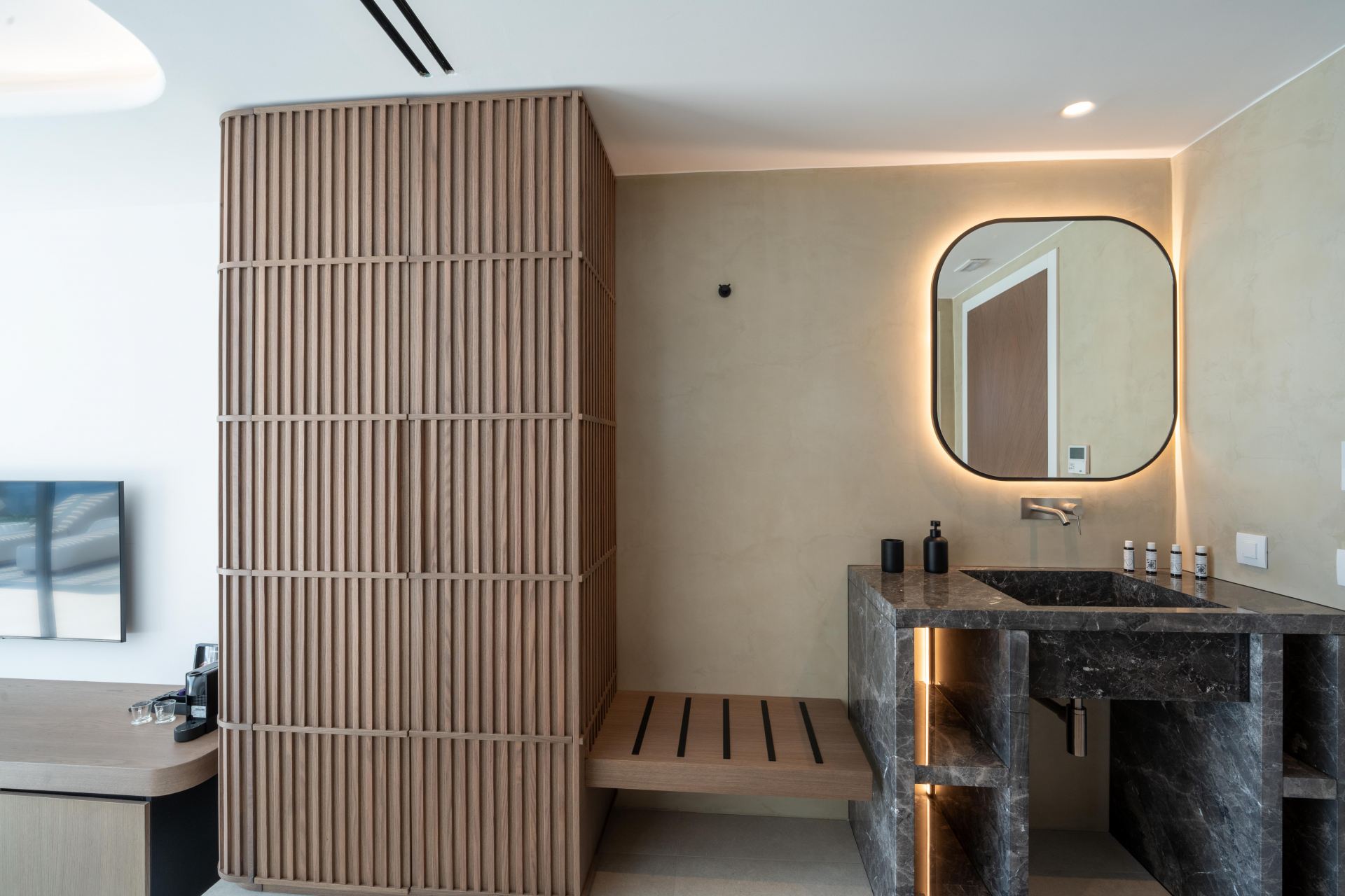 Splendid Waterfront Villas