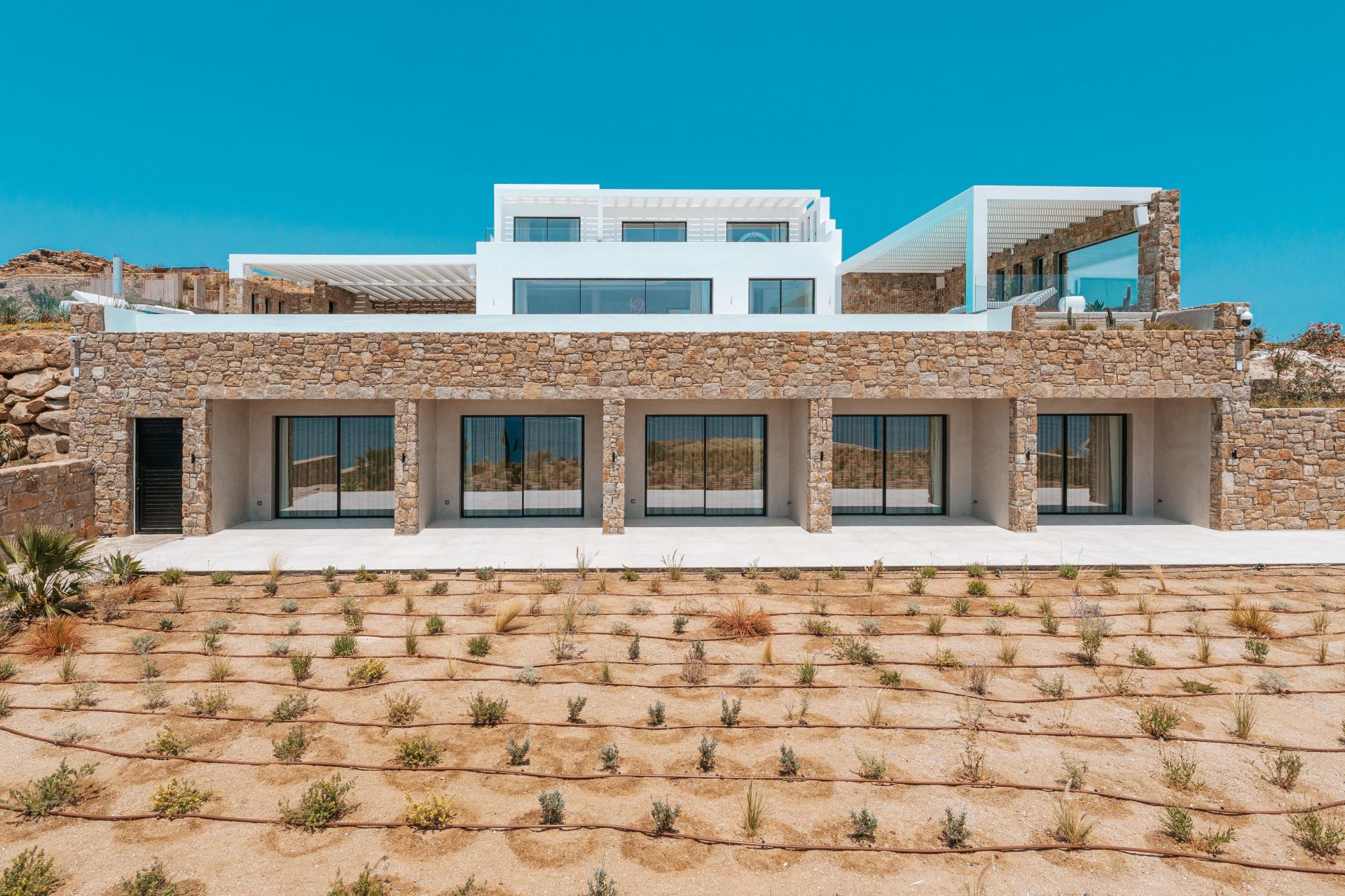 Splendid Waterfront Villa 1