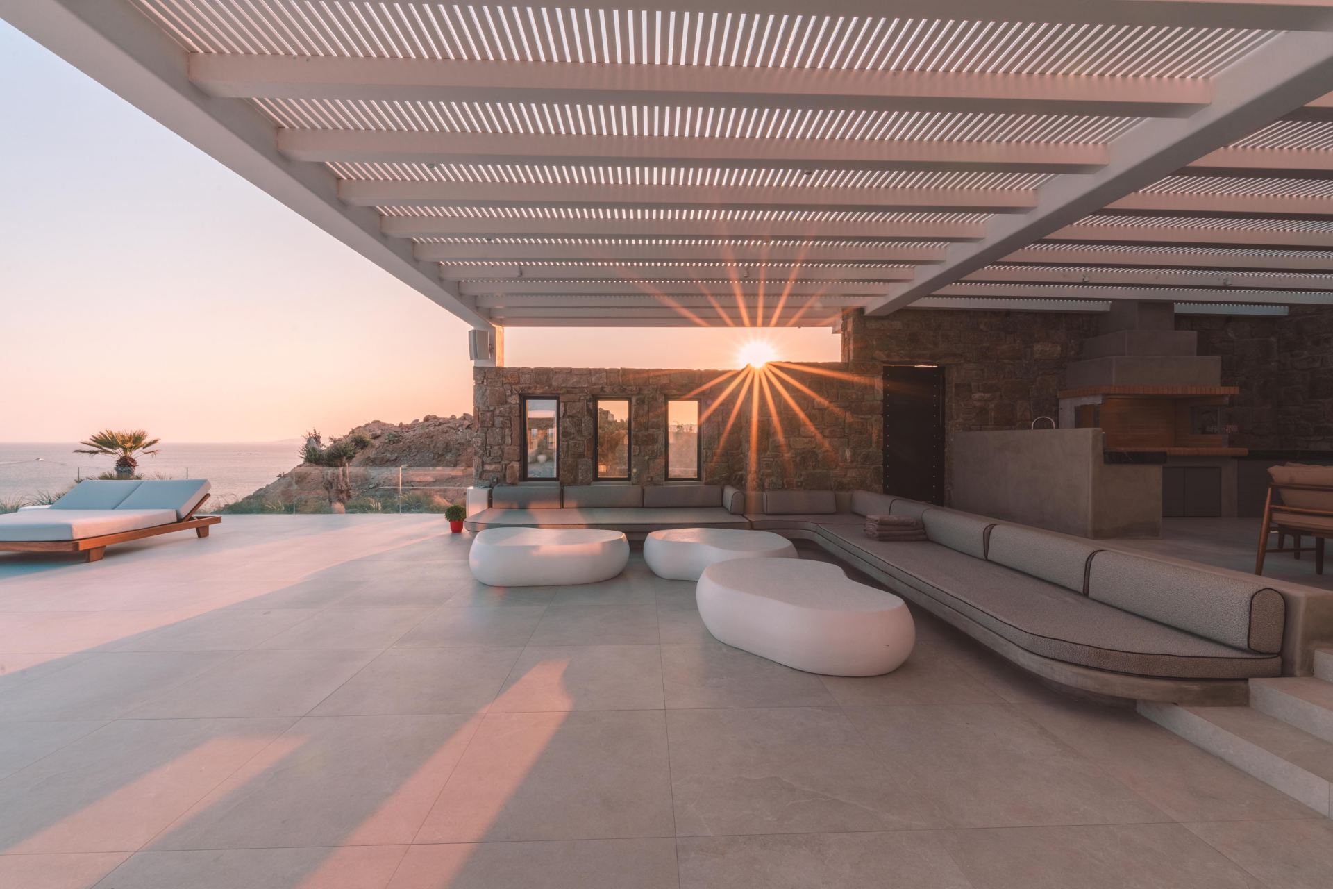 Splendid Waterfront Villas