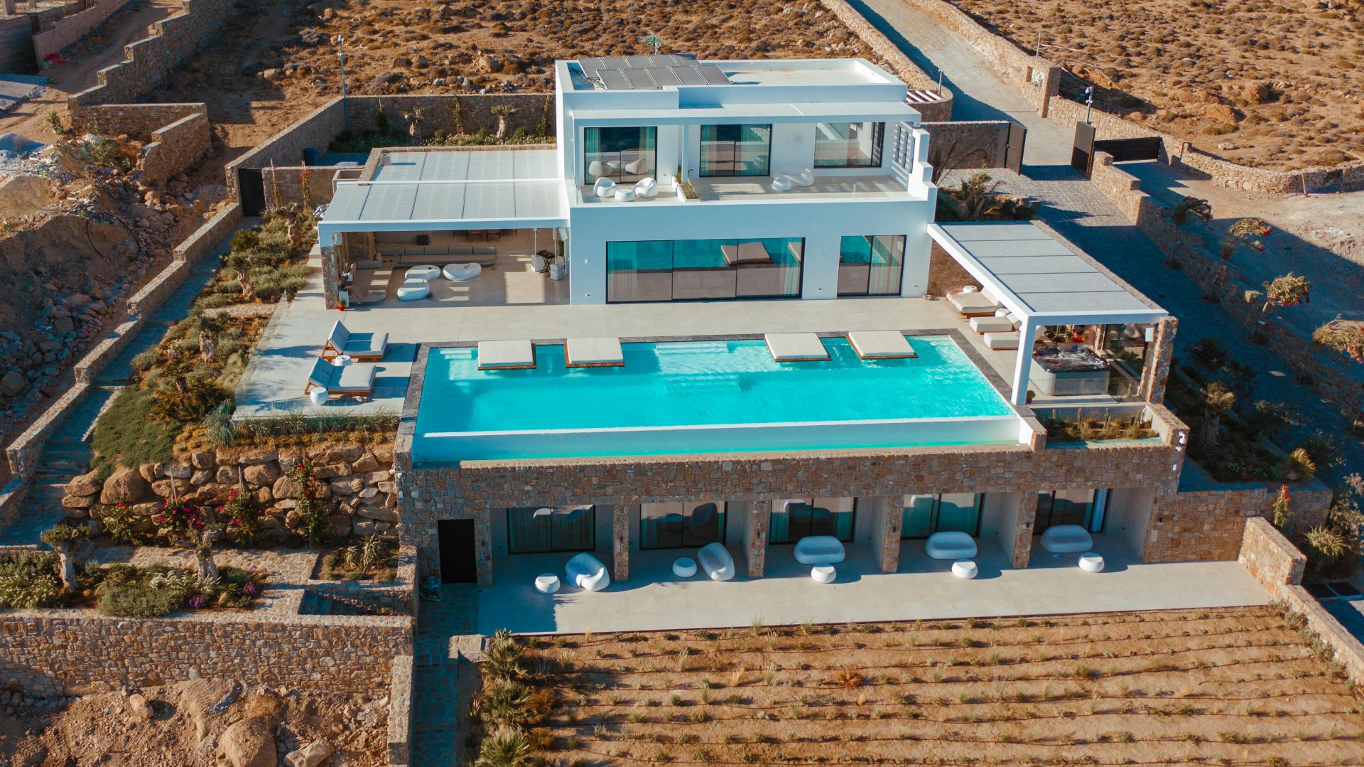 Splendid Waterfront Villas