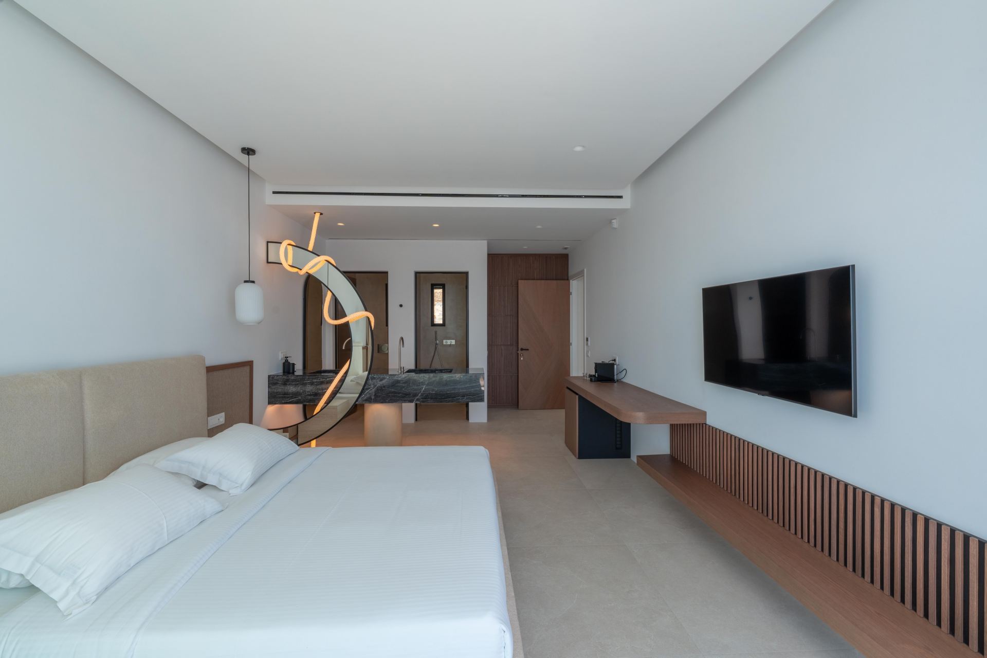 Splendid Waterfront Villa 1