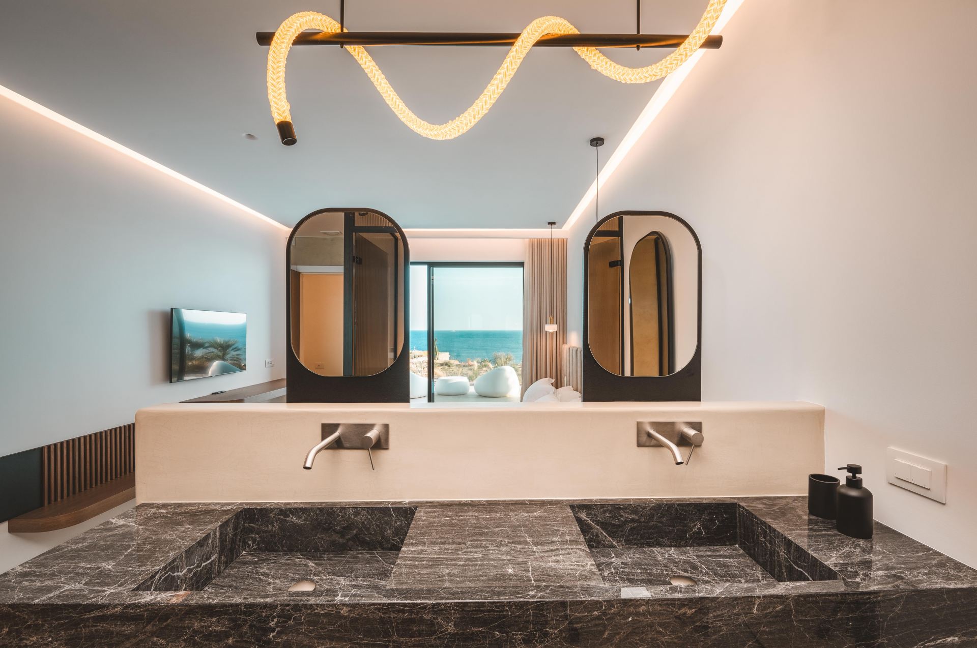 Splendid Waterfront Villa 1