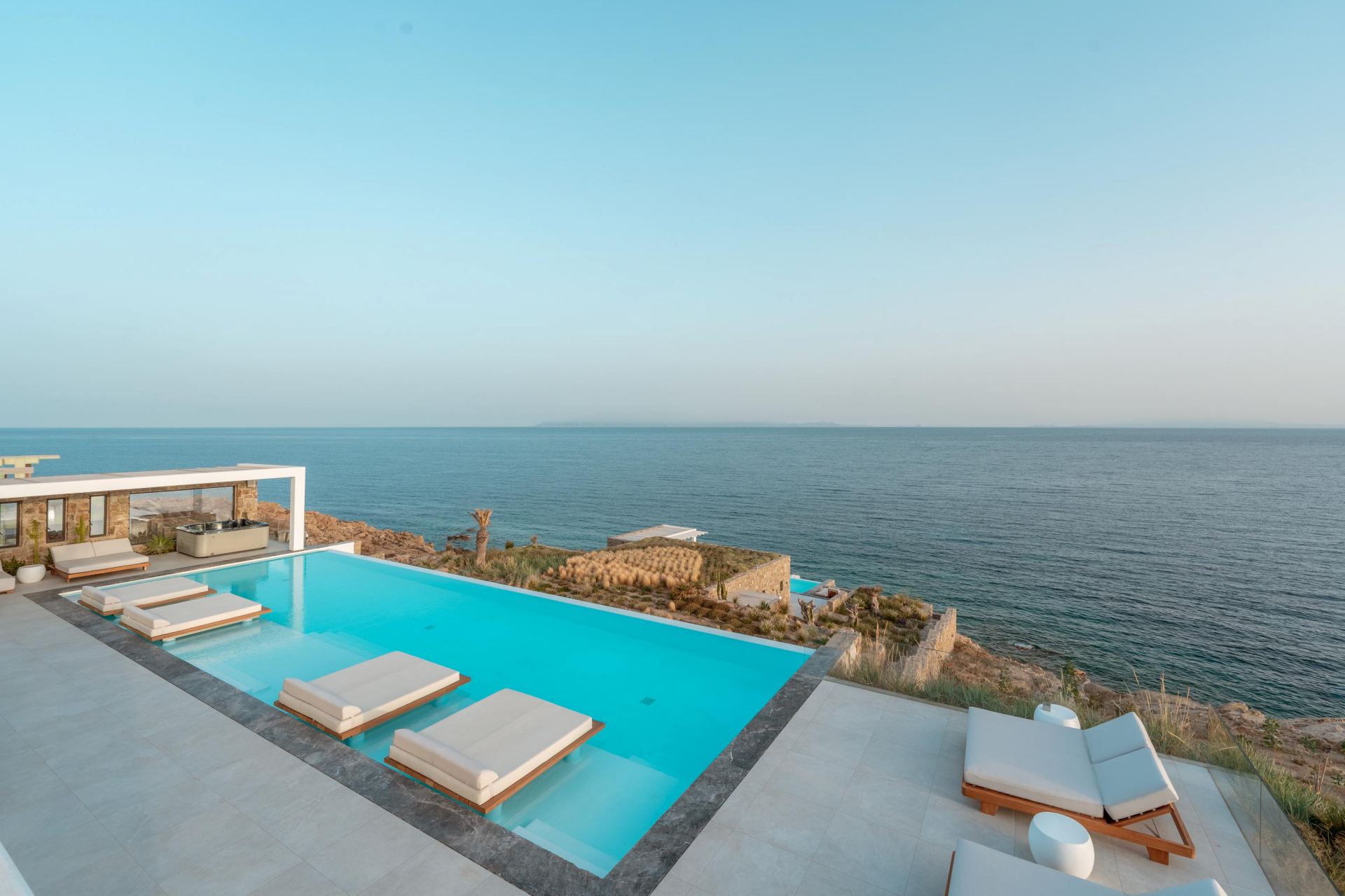 Splendid Waterfront Villas