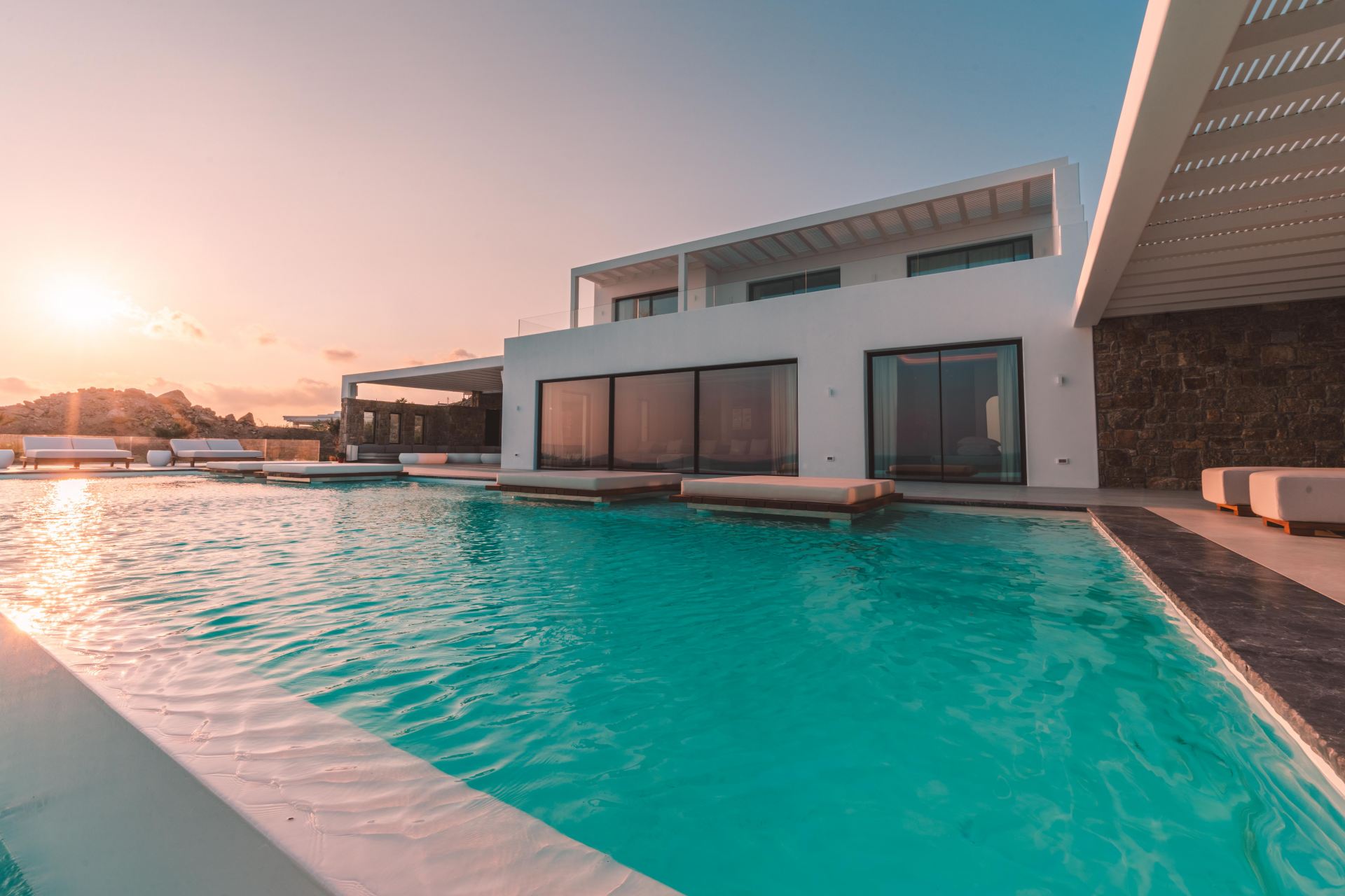 Splendid Waterfront Villa 1