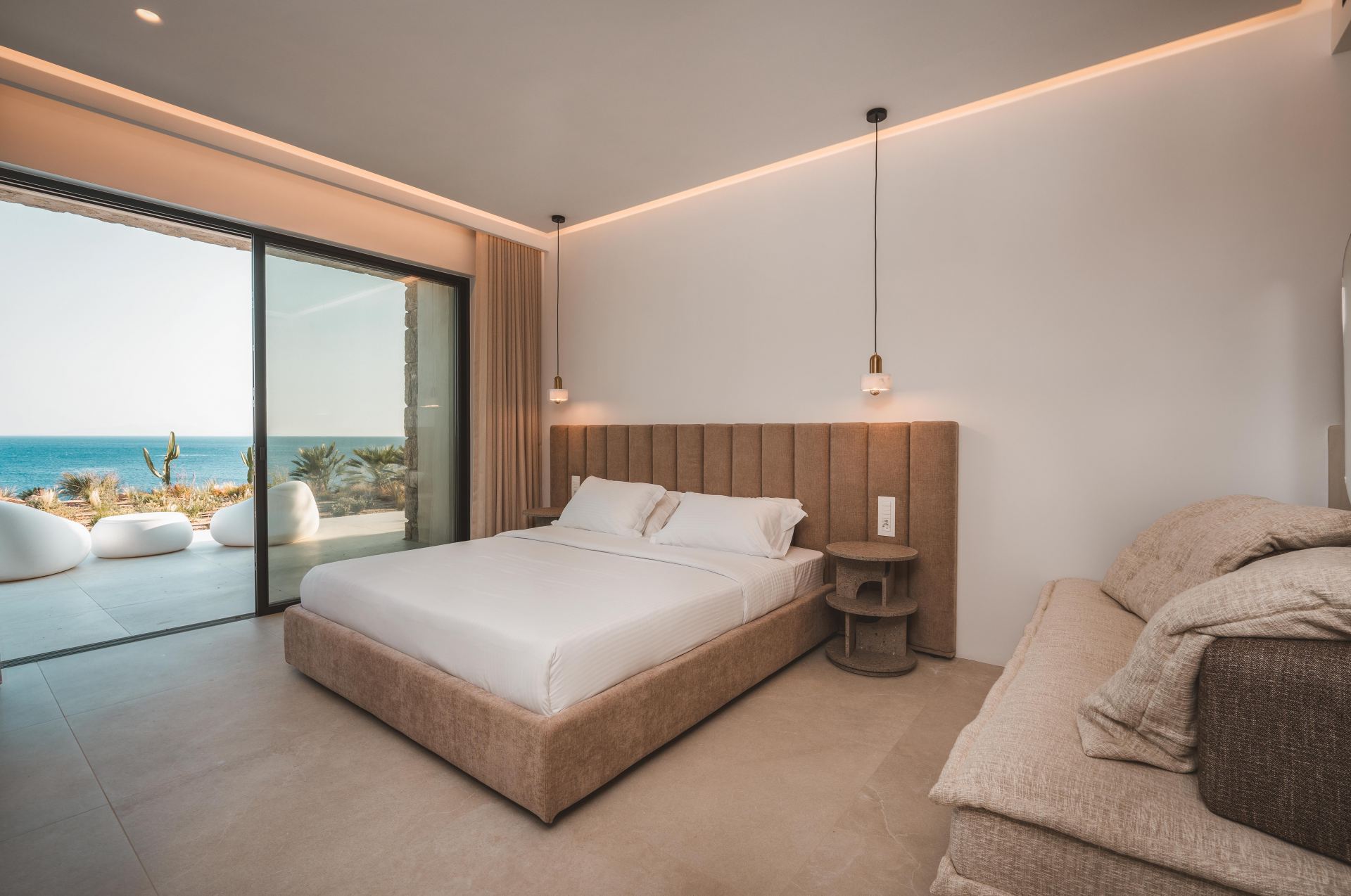 Splendid Waterfront Villas