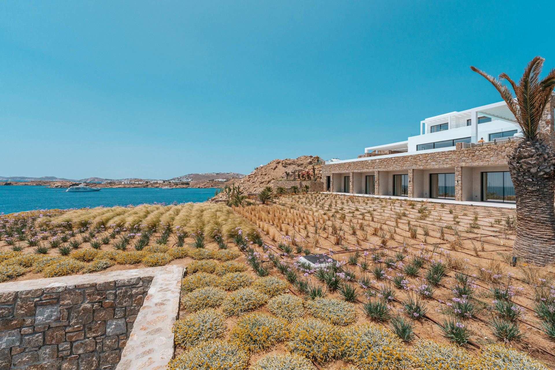 Splendid Waterfront Villas