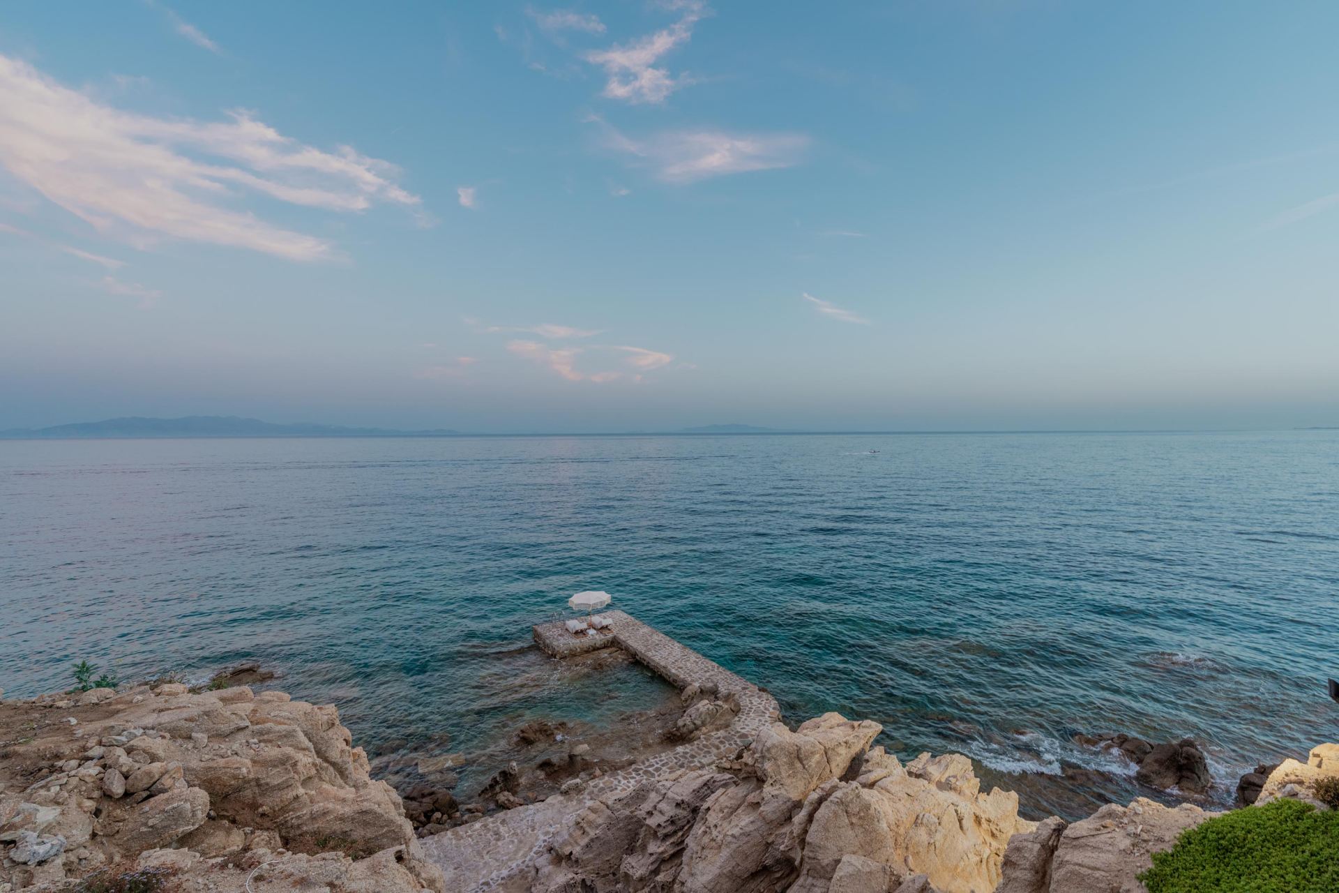 Splendid Waterfront Villas