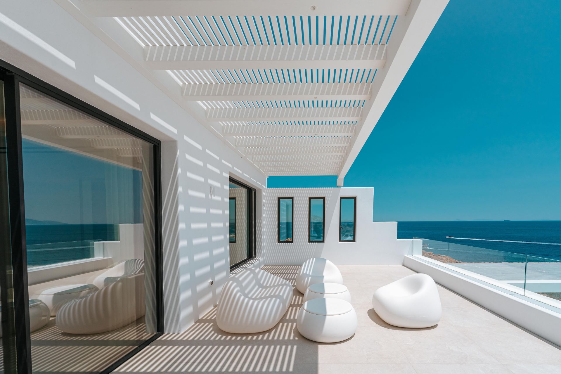 Splendid Waterfront Villa 1