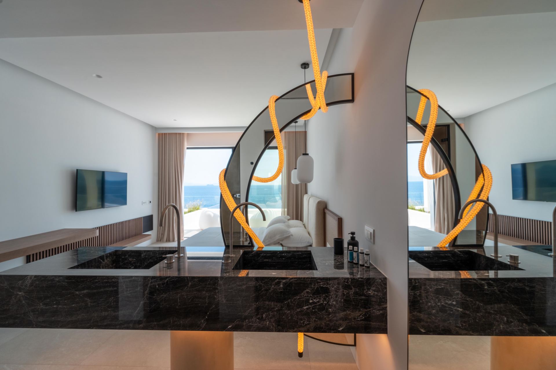 Splendid Waterfront Villa 1