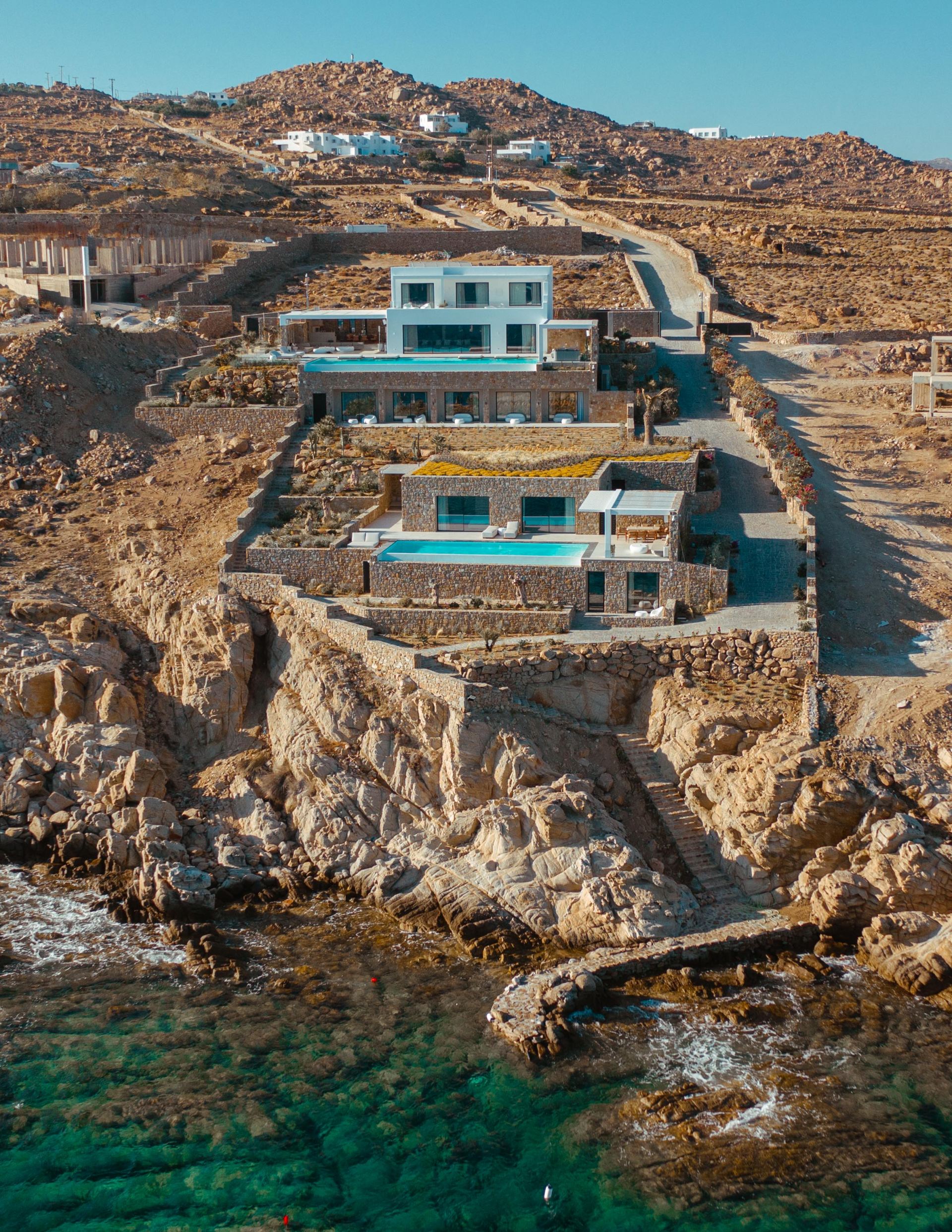 Splendid Waterfront Villa 1