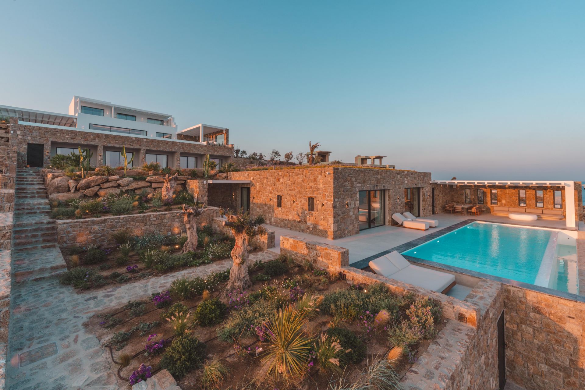 Splendid Waterfront Villas