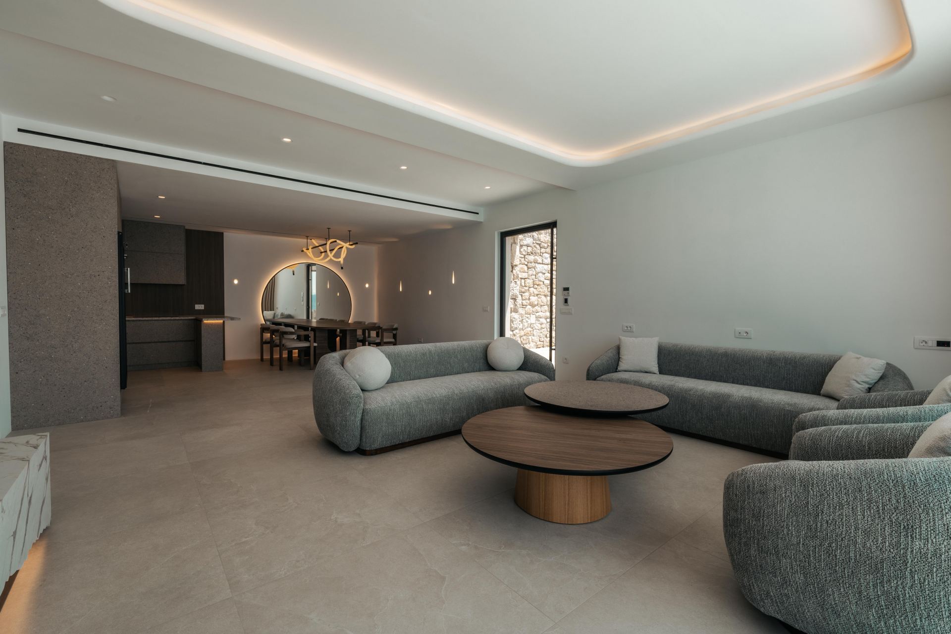 Splendid Waterfront Villa 2