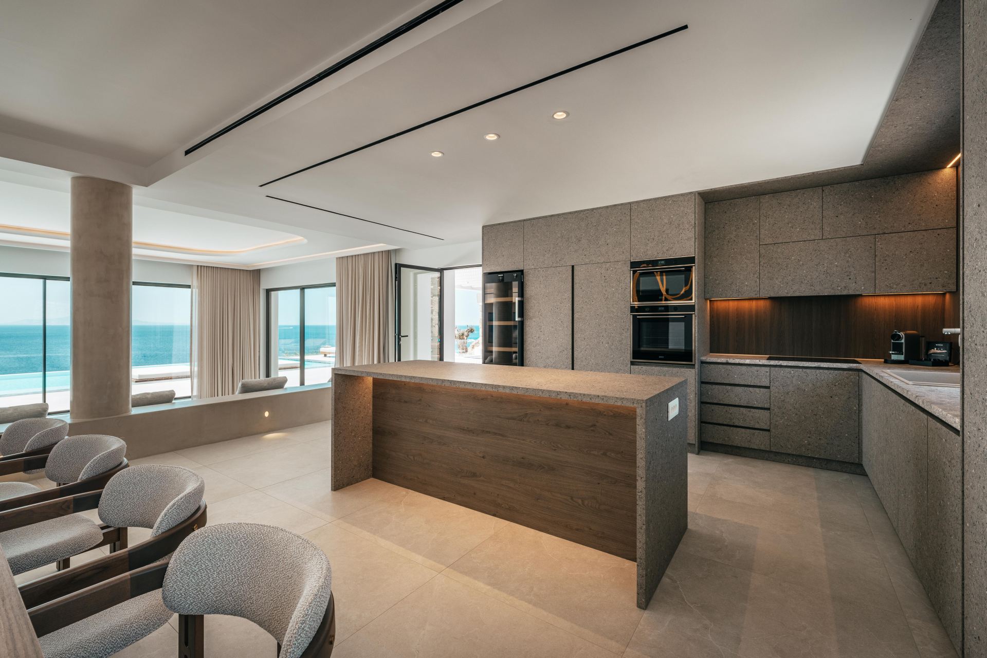 Splendid Waterfront Villa 1