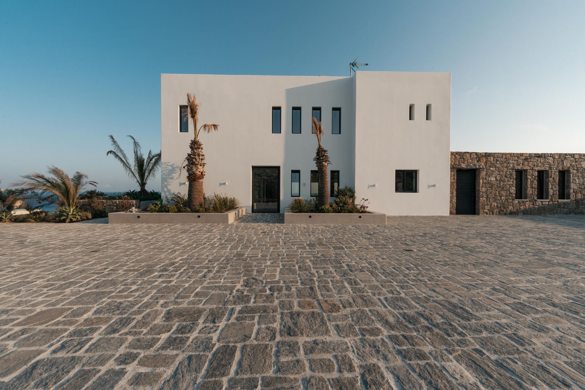 Splendid Waterfront Villa 1