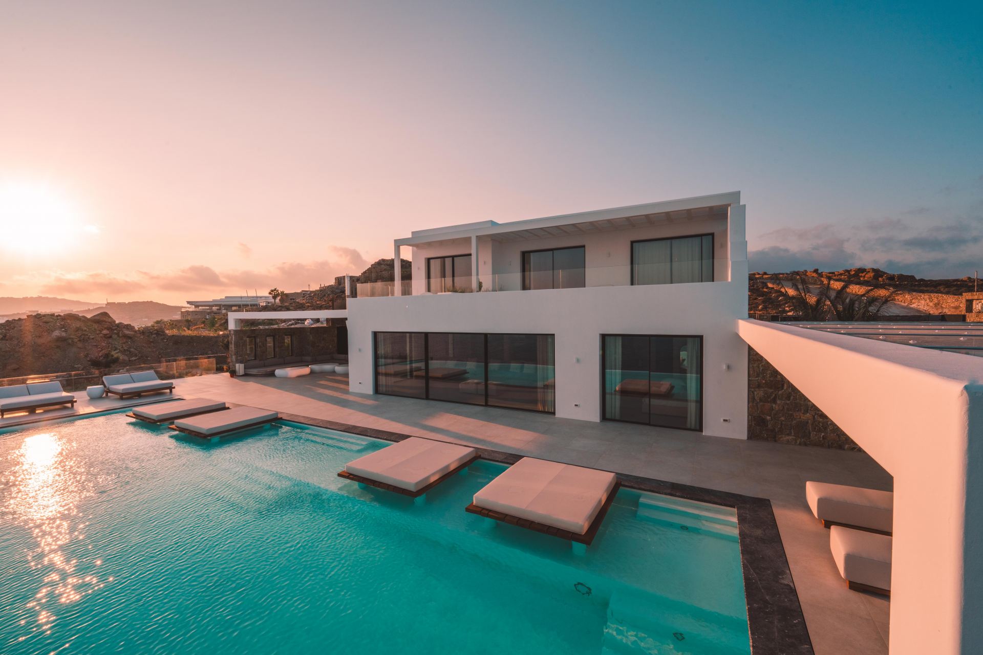 Splendid Waterfront Villa 1