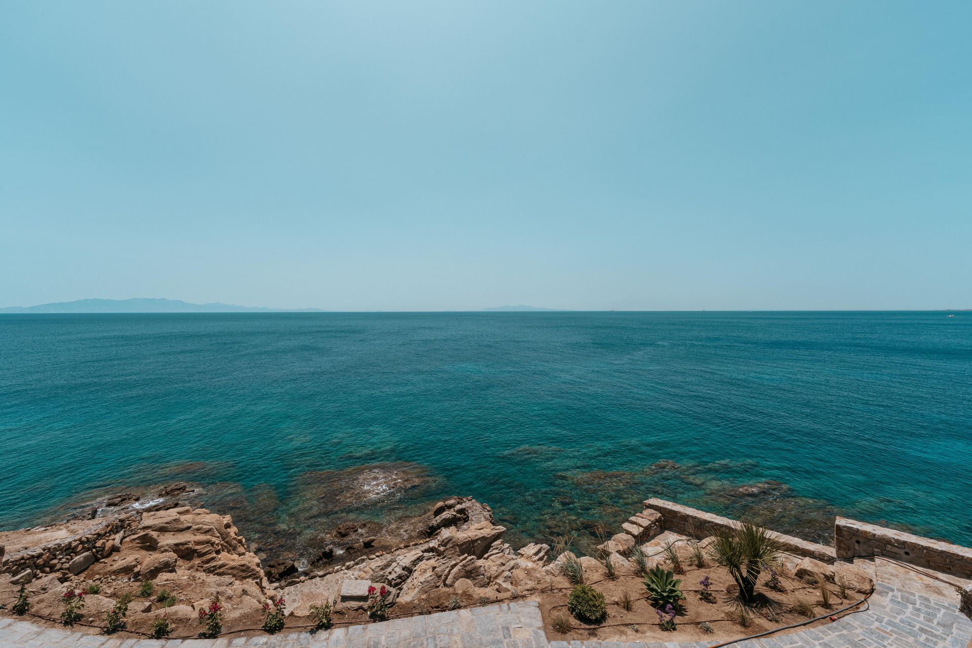 Splendid Waterfront Villa 2