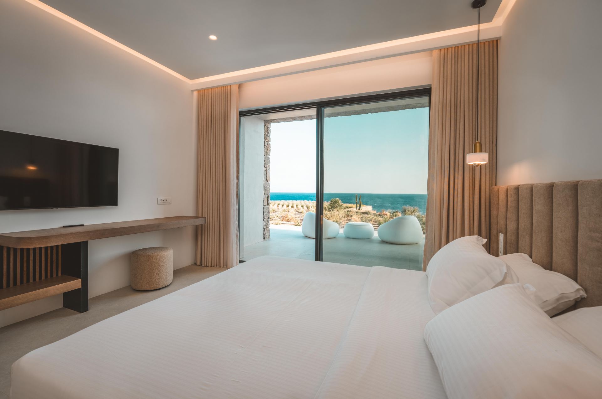 Splendid Waterfront Villas