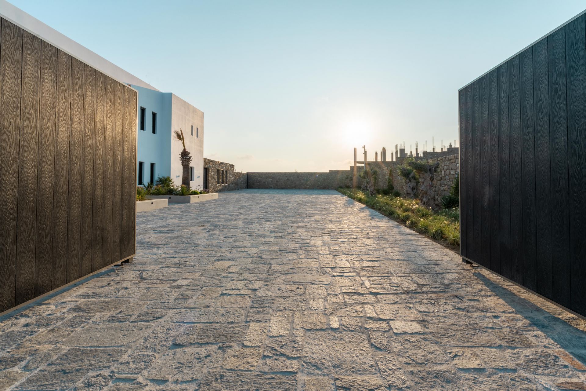 Splendid Waterfront Villa 1