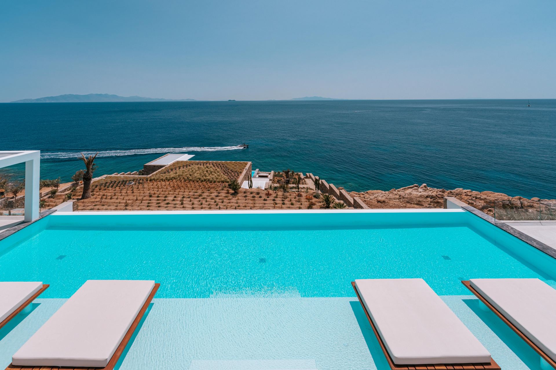 Splendid Waterfront Villa 1