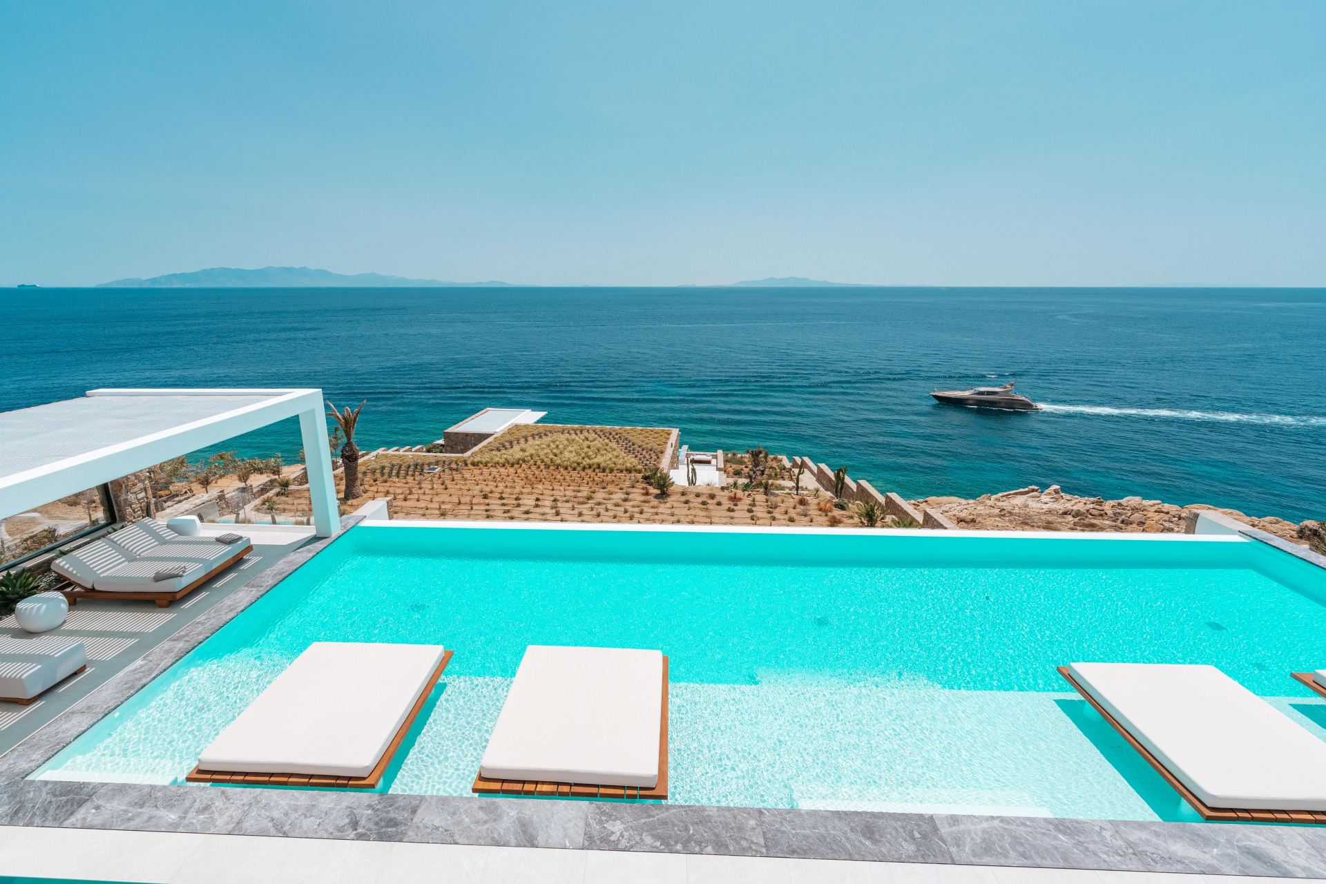 Splendid Waterfront Villa 1