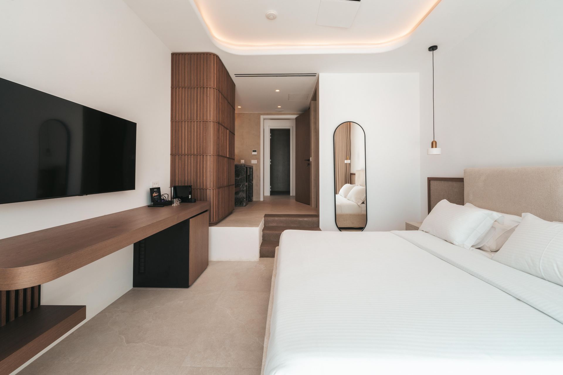 Splendid Waterfront Villa 1