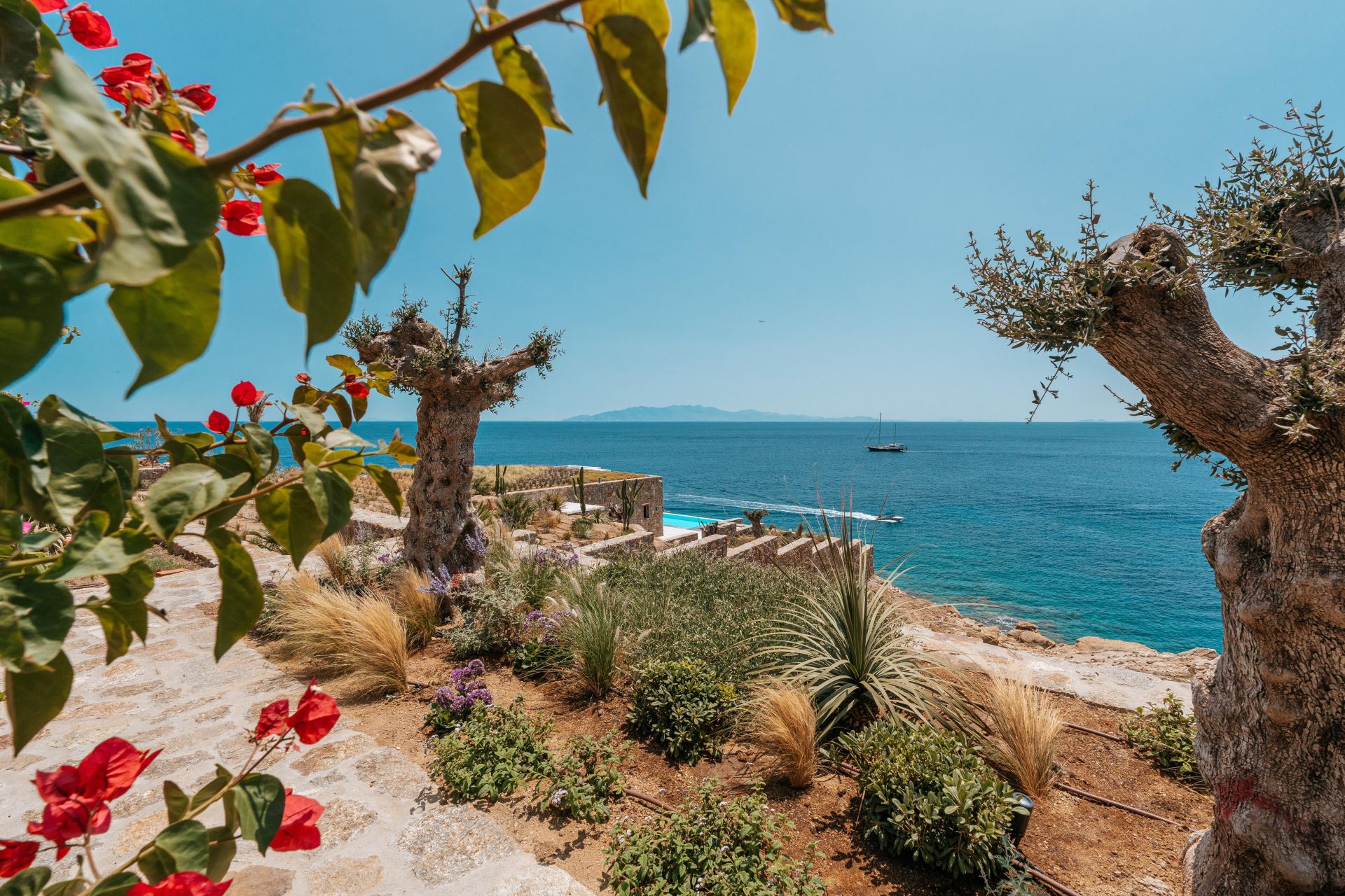 Splendid Waterfront Villa 2