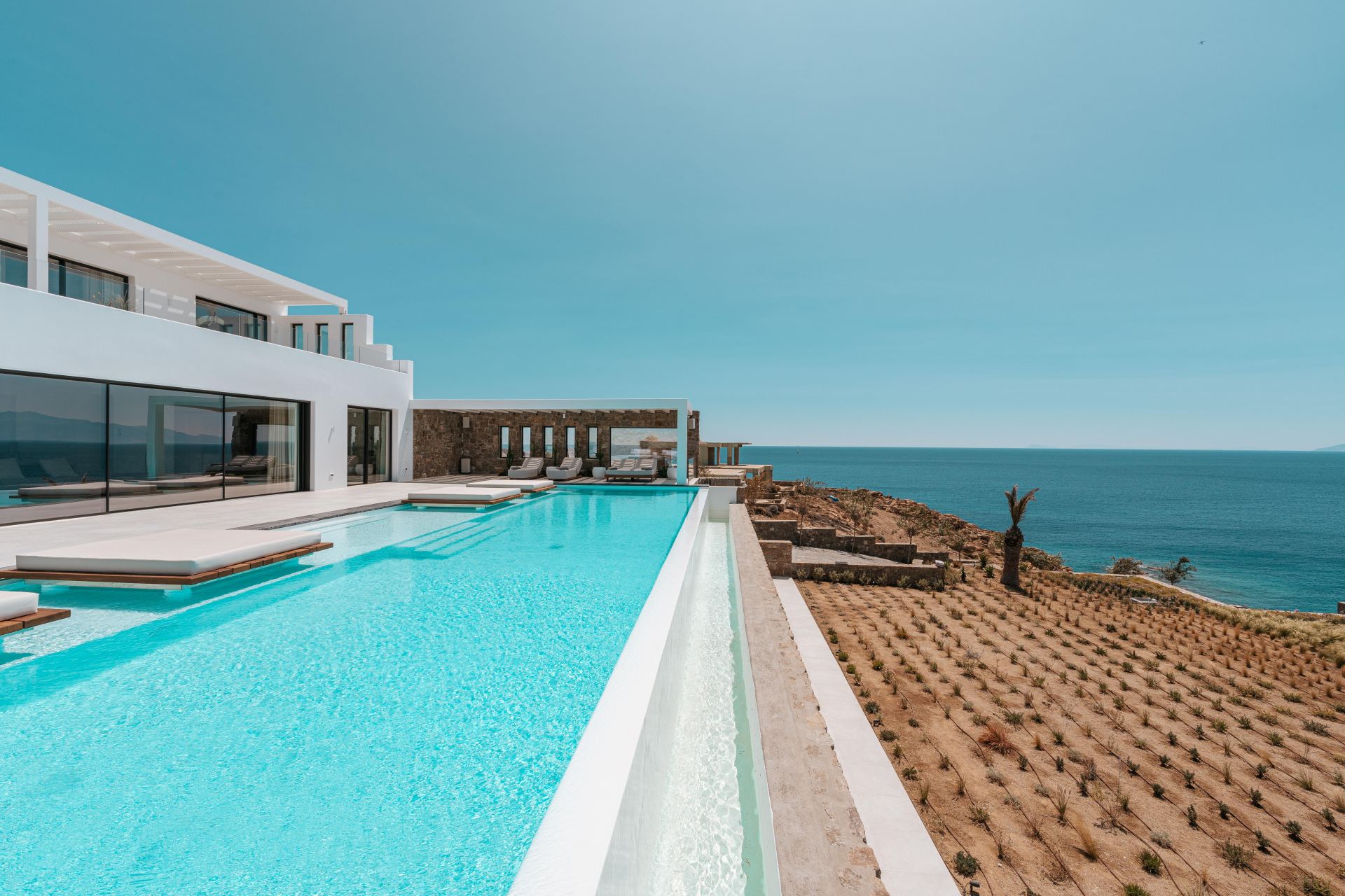 Splendid Waterfront Villas