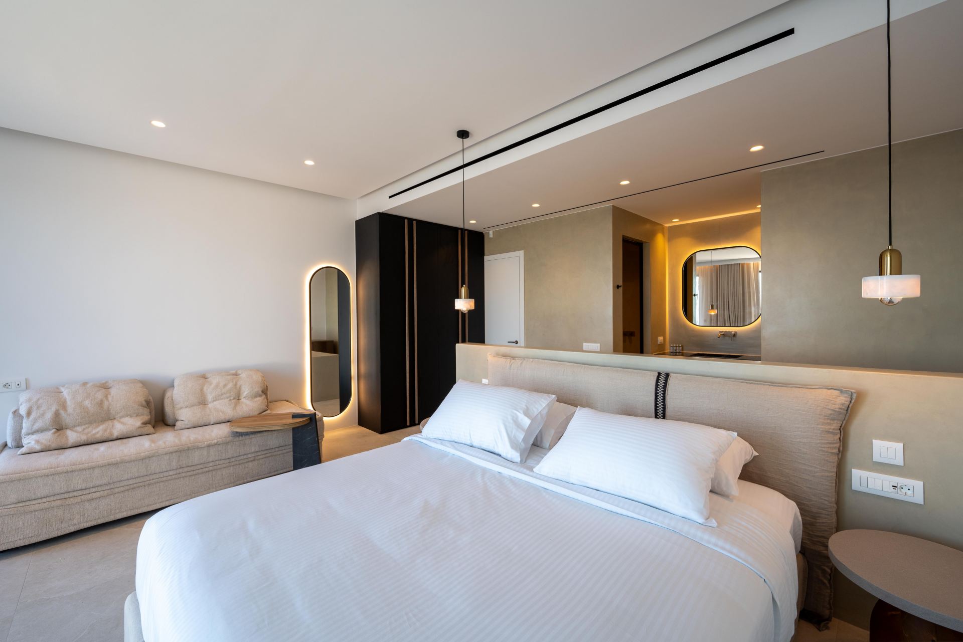 Splendid Waterfront Villas