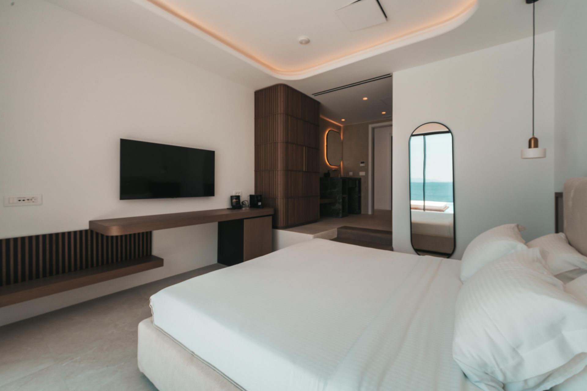 Splendid Waterfront Villas