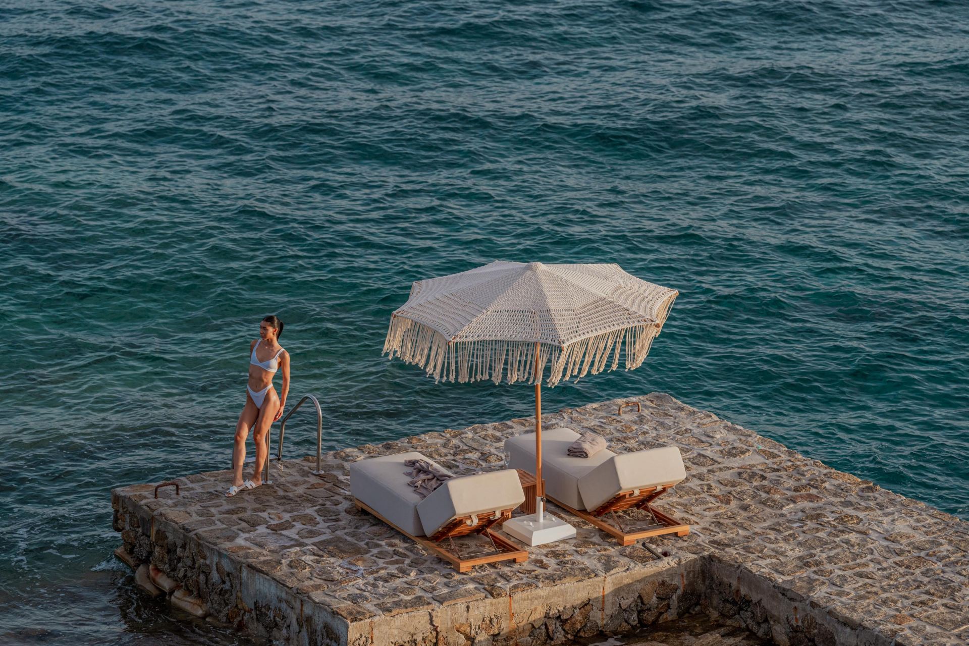 Splendid Waterfront Villas