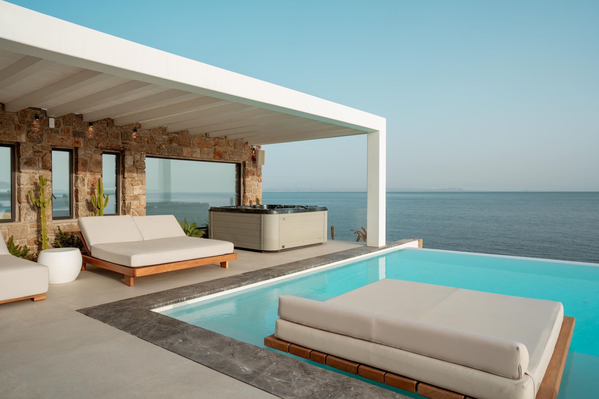 Splendid Waterfront Villas