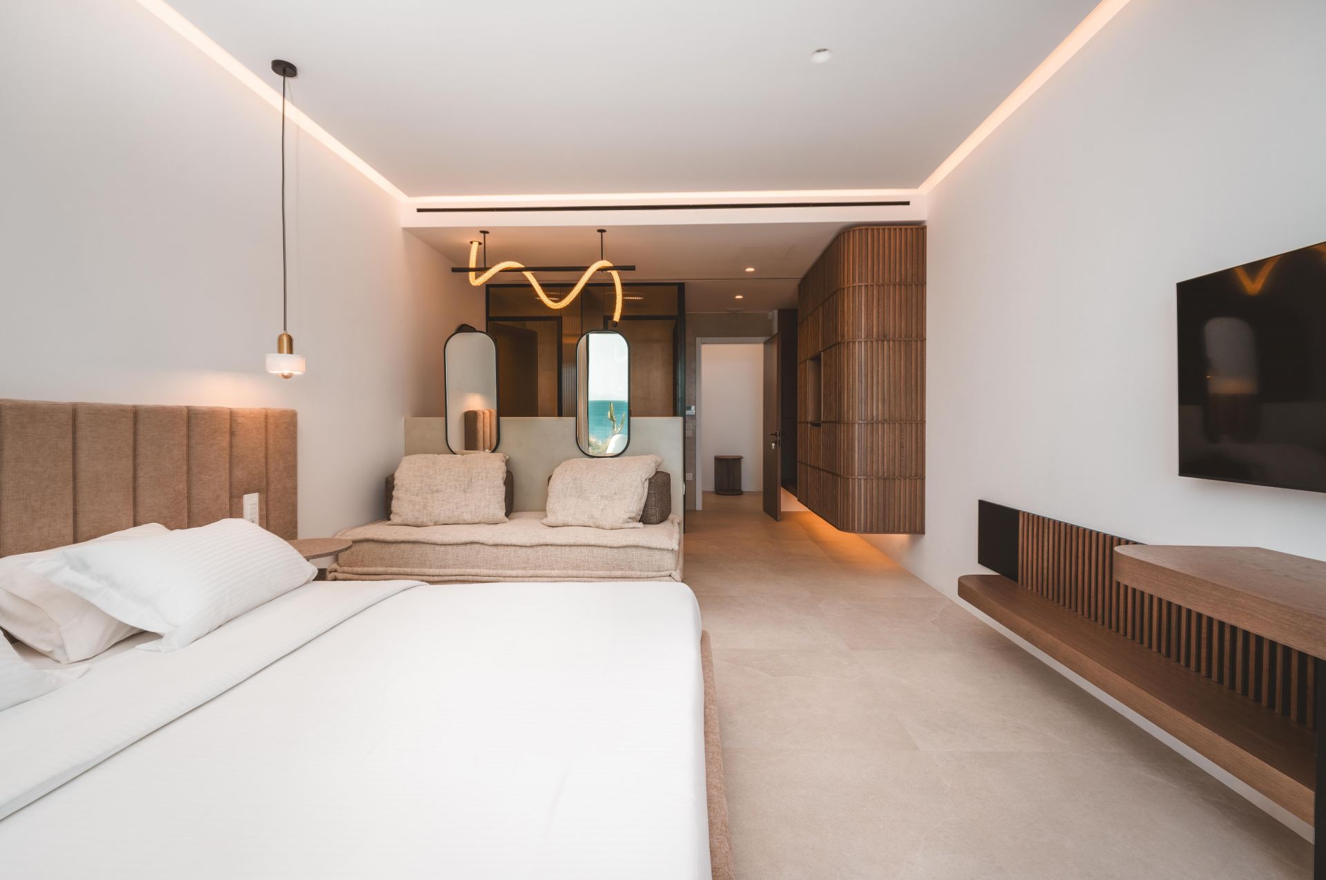 Splendid Waterfront Villa 1